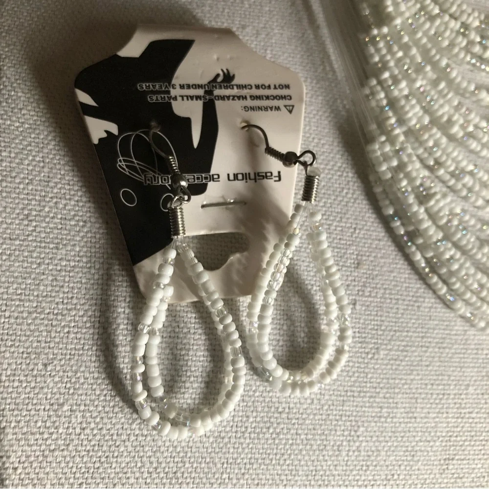 Fashion Accessory White & Iridescent Bead Necklace and Earring Set - Picture 2 of 9